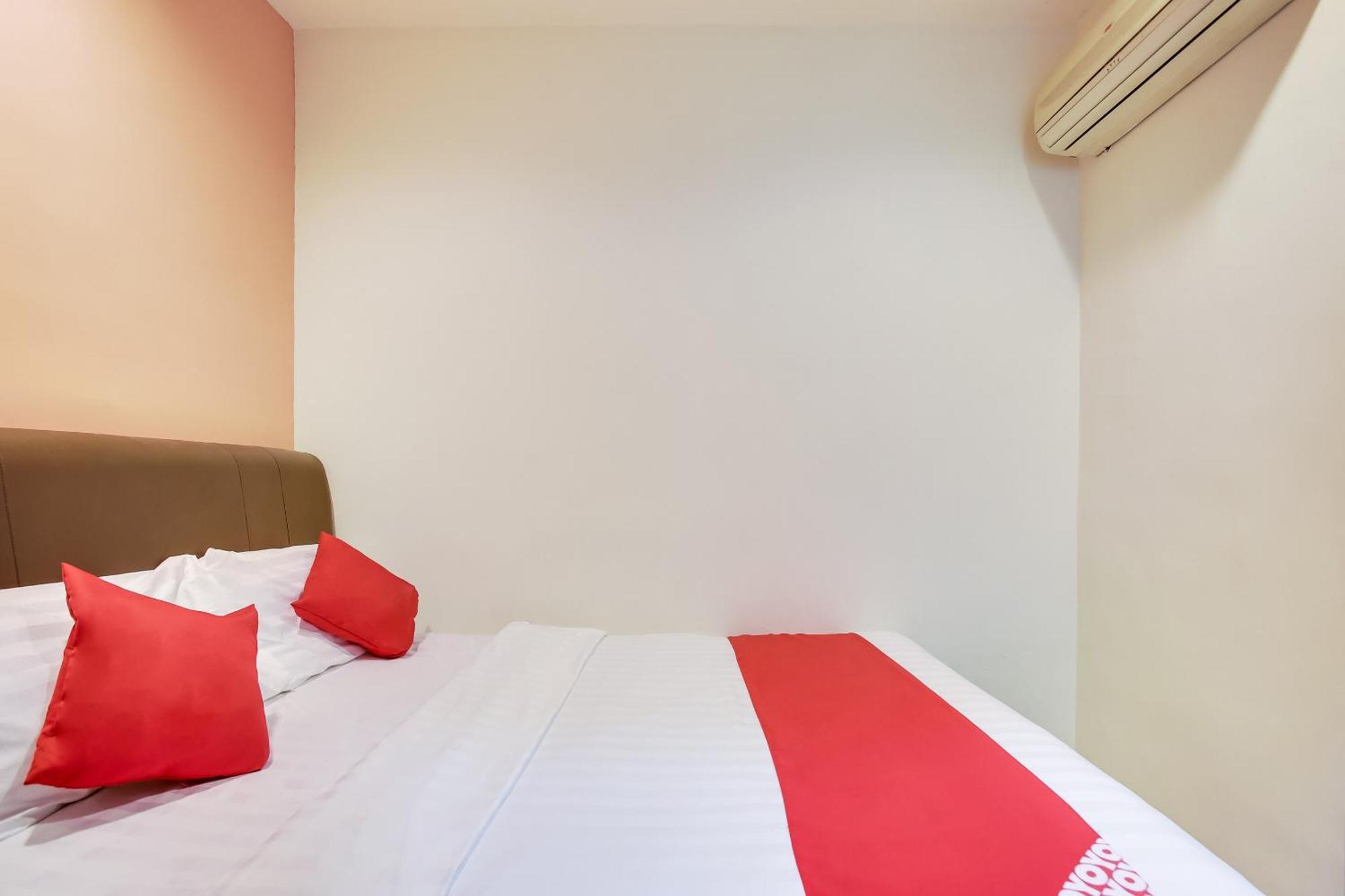 Oyo 90282 Hotel Taj Inn, Seksyen 7 شاه علام المظهر الخارجي الصورة