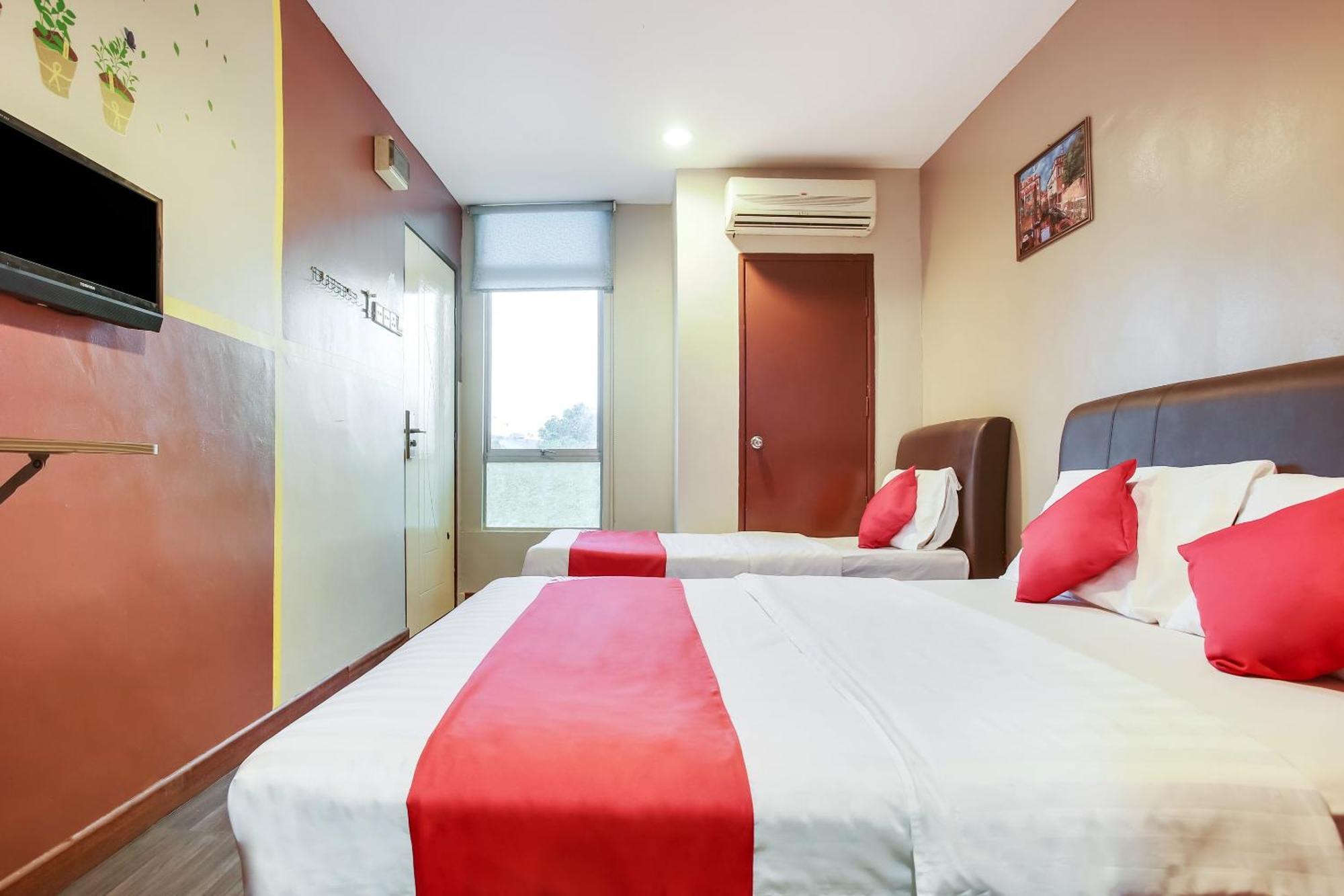 Oyo 90282 Hotel Taj Inn, Seksyen 7 شاه علام المظهر الخارجي الصورة